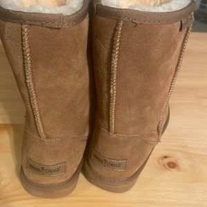 Minnetonka boots NWOT size 8 short